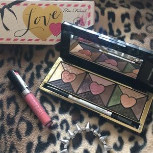 Too Faced Love Palette